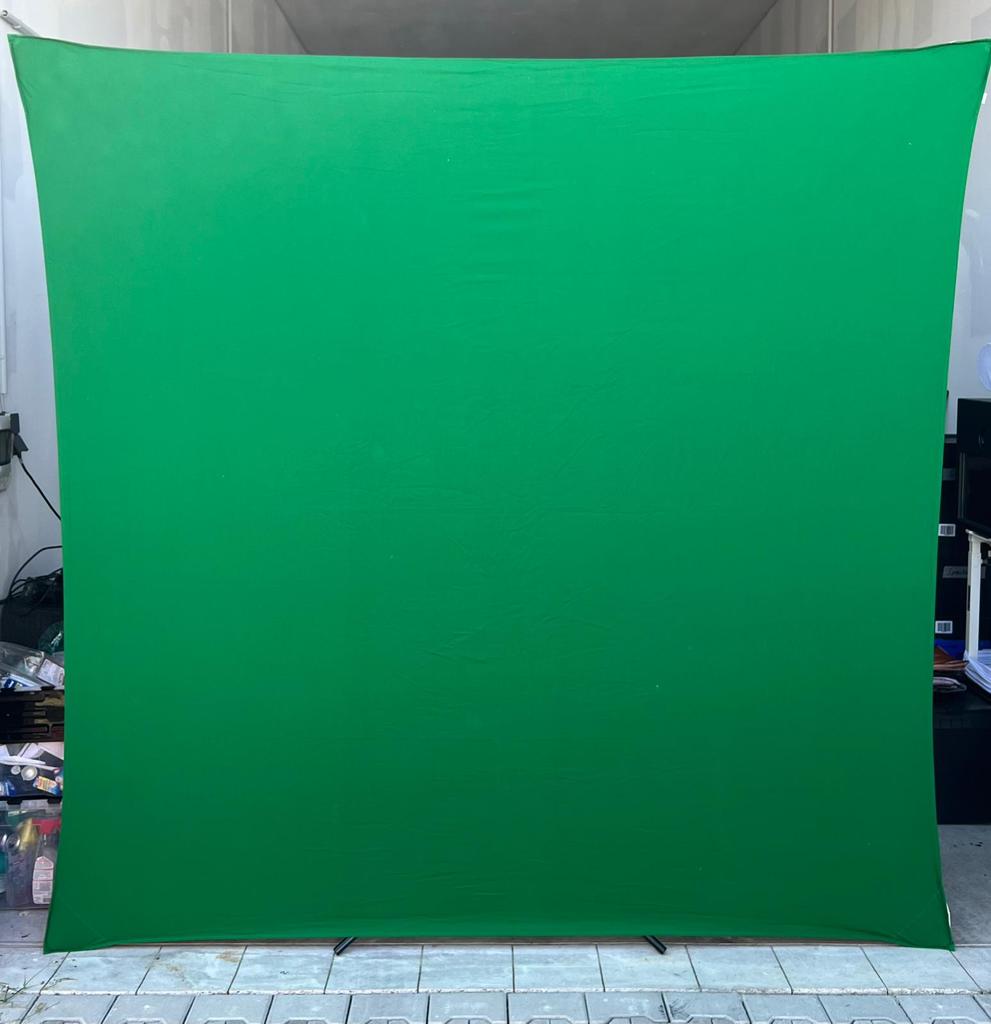 x Frame Greenscreen